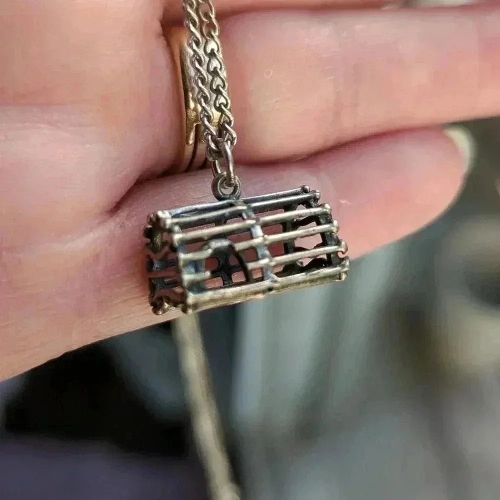 💥Host Pic❤️ Lobster trap charm